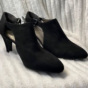 Bandolino Heels - Suede